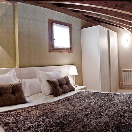 Fuente De La Estacion Aparthotel Ezcaray Kültér fotó